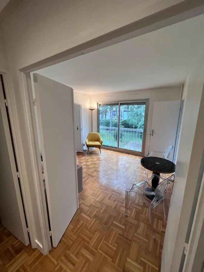 Suite 2 Pieces Sur Jardin Paris 0*,  France
