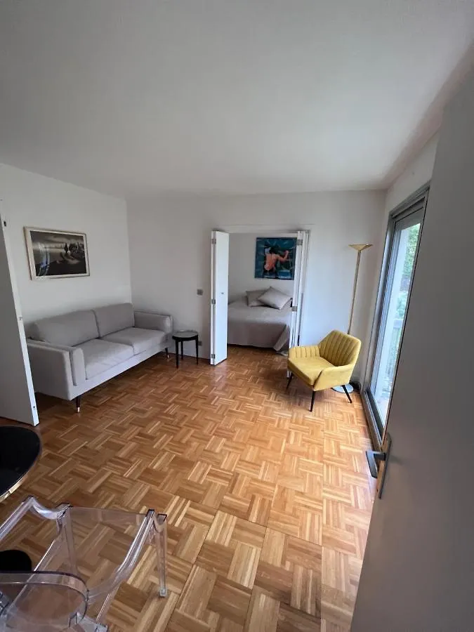 Apartment Suite 2 Pieces Sur Jardin Paris