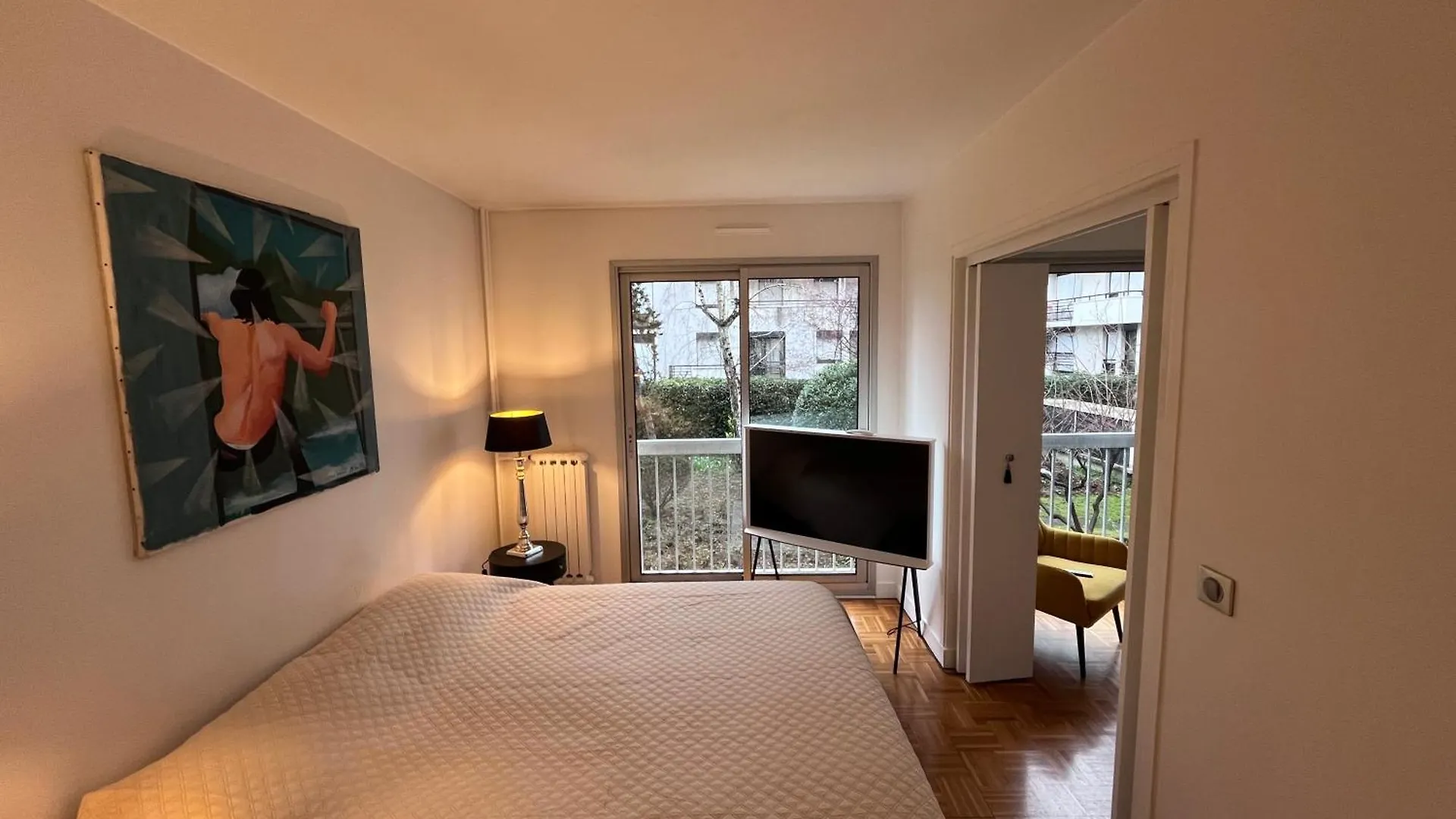 Suite 2 Pieces Sur Jardin Paris France